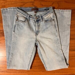 Judy Blue Mid-Rise, slit hem, Boot Cut Jeans size 1/25, Rise 9.5”, Inseam 32”